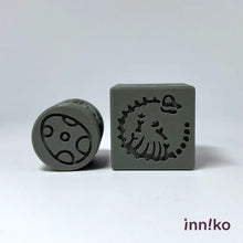 Load image into Gallery viewer, Dinosaur-Themed 2-in-1 Cube with Roller – A Twist on Classic Dough Play - by inniko