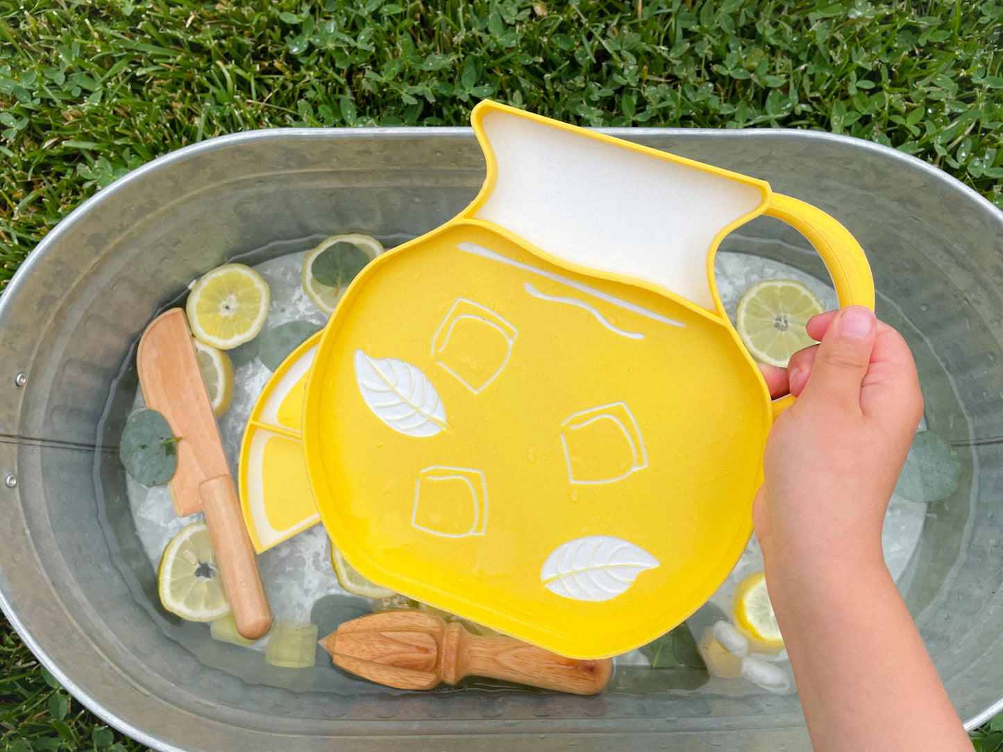 Lemon-ade Bio Trays for Sensory Play