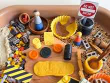 Load image into Gallery viewer, Construction-themed 2-in-1 Cube with Roller – A Twist on Classic Dough Play - by inniko