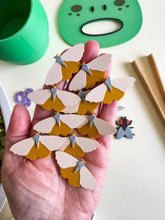 Load image into Gallery viewer, Feed the Frog Sensory Play Tube with 20 pcs Delicious Feast