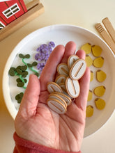 Load image into Gallery viewer, Feed the Bunny Sensory Play Tube with 20 pcs Garden Feast