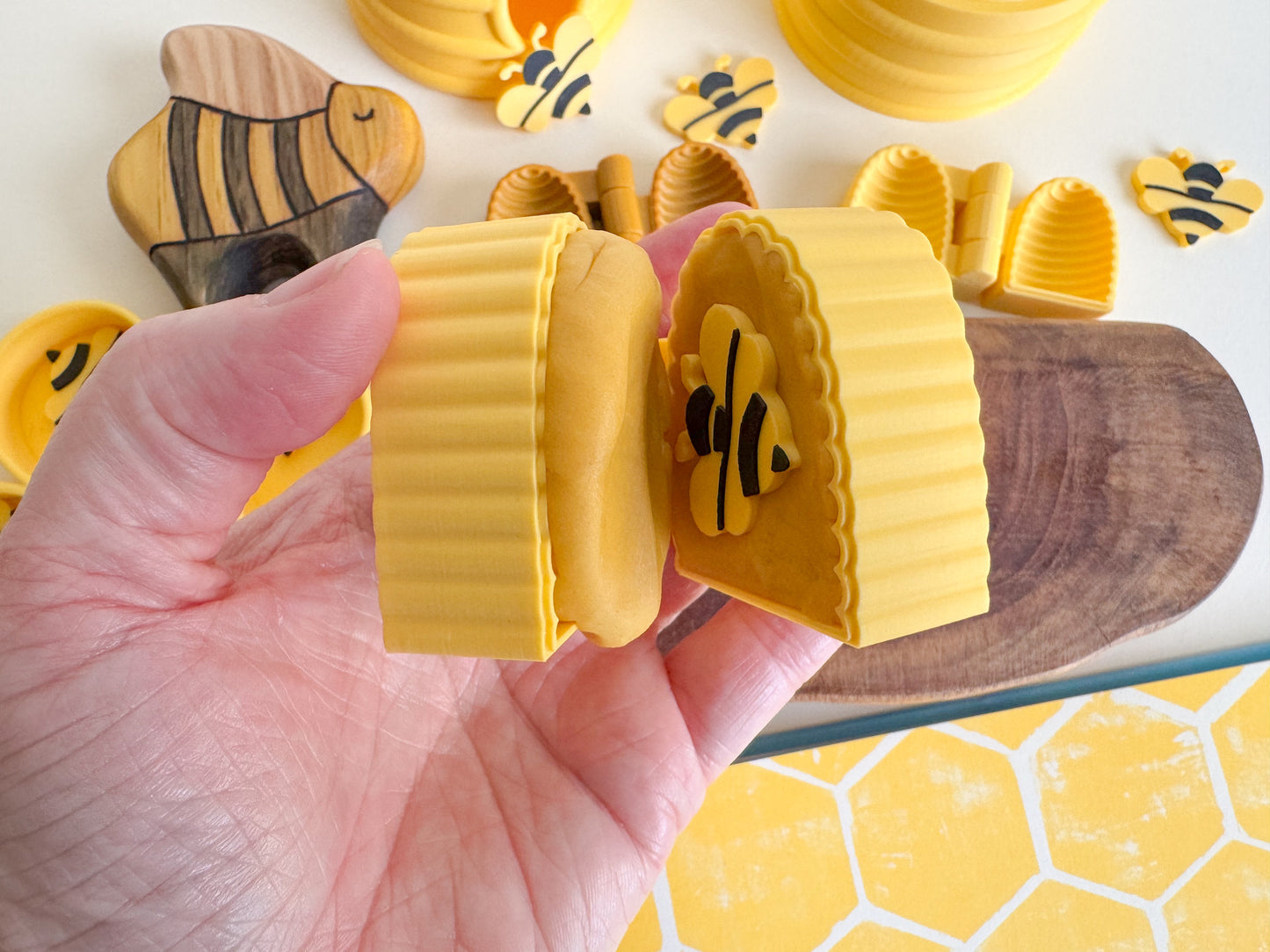 Busy Beehive Bio Mold, 3D-printed for Sensory Play (S, M, L)