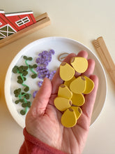 Load image into Gallery viewer, Feed the Bunny Sensory Play Tube with 20 pcs Garden Feast
