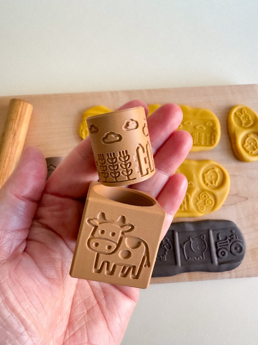 Farm-themed 2-in-1 Cube with Roller – A Twist on Classic Dough Play - by inniko