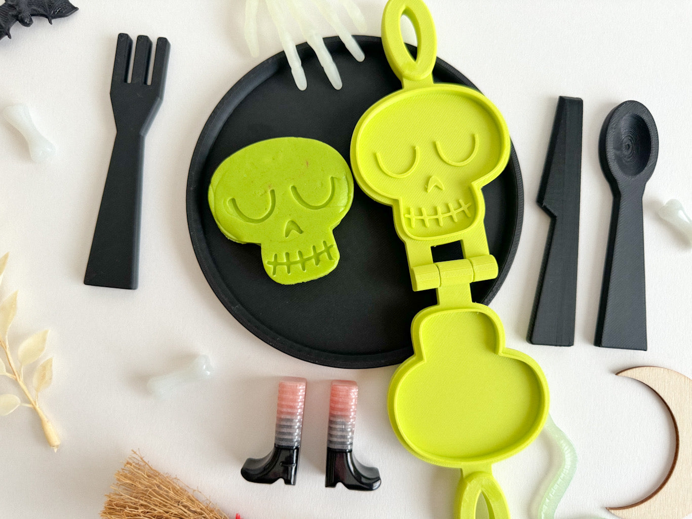 Spooky Pancake Maker Bio Mold