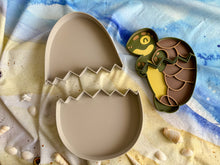 Load image into Gallery viewer, Jumbo Hatching Critters Bio Play Tray
