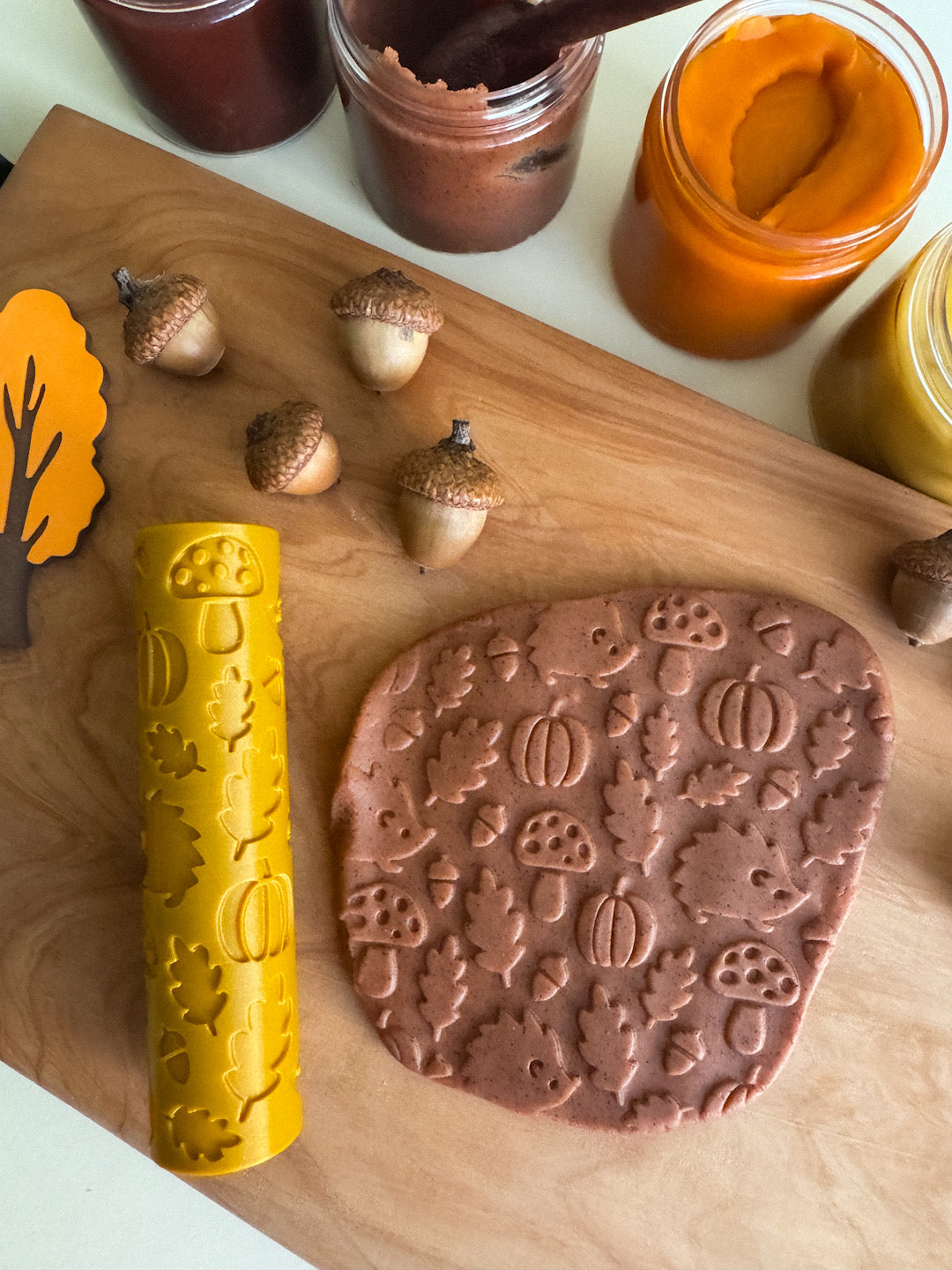 Fall-themed Playdough Rollers and Leaf Molds by inniko