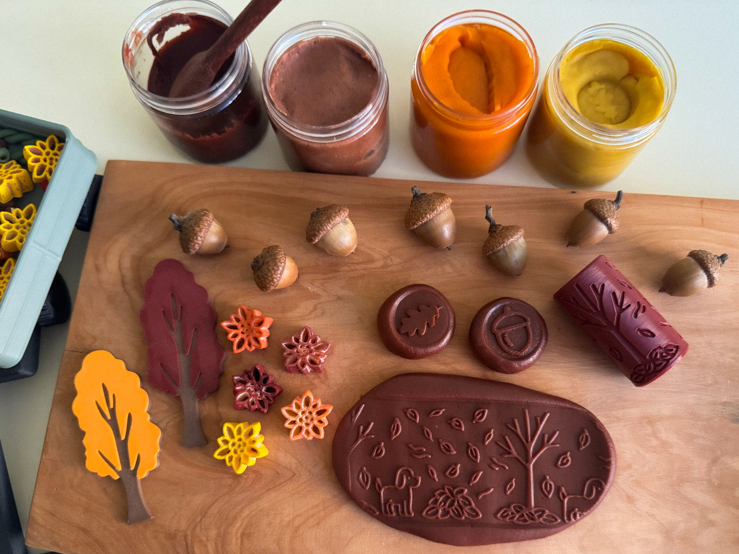 Fall-themed Playdough Rollers and Leaf Molds by inniko