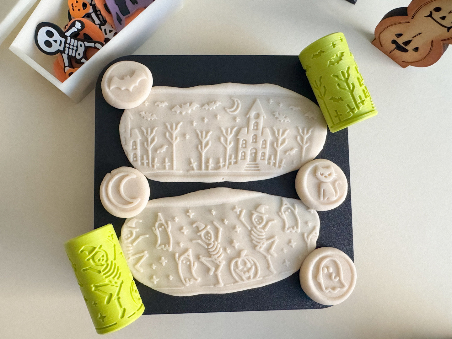 Halloween-themed Playdough Rollers by inniko