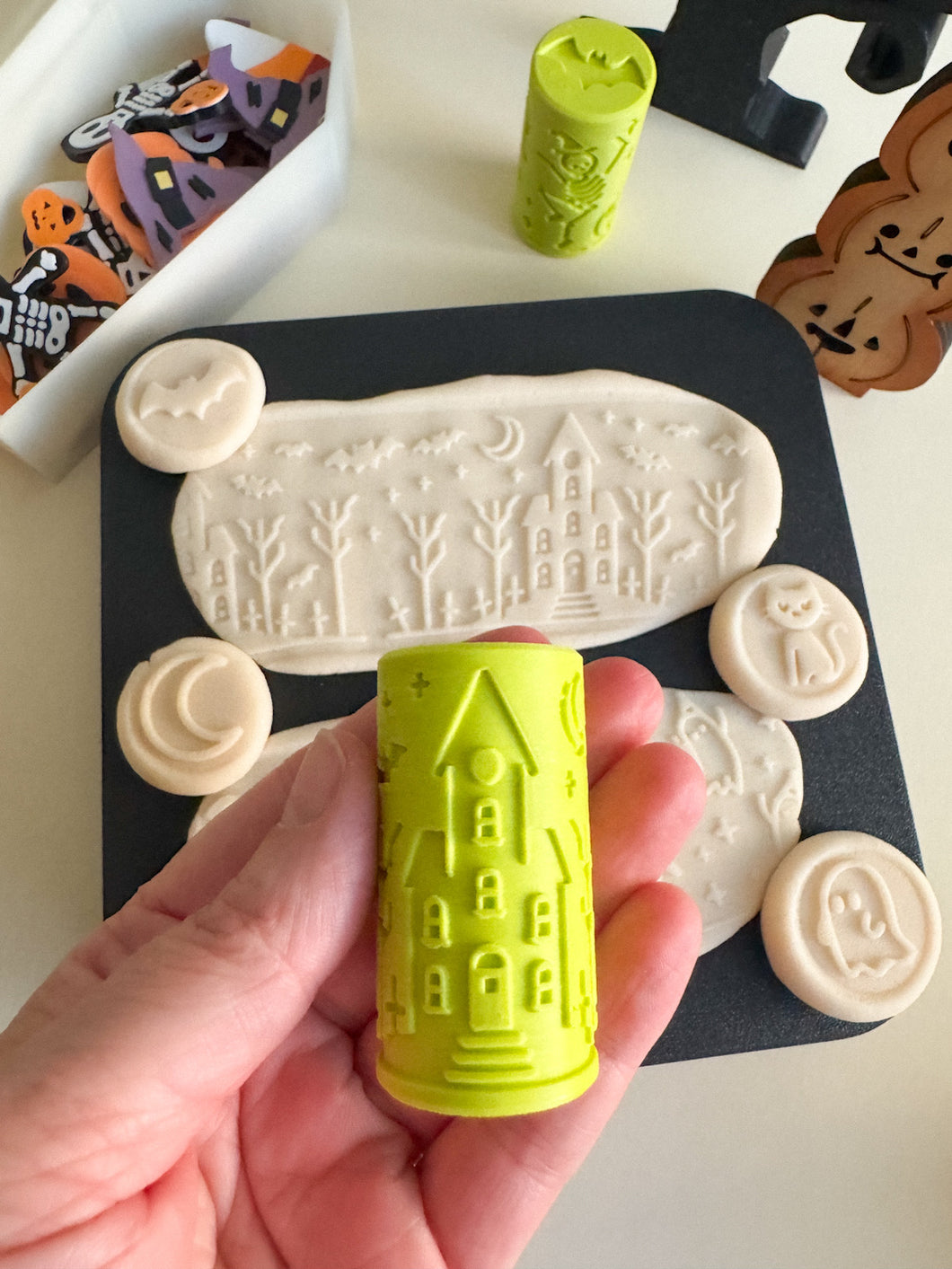 Halloween-themed Playdough Rollers by inniko