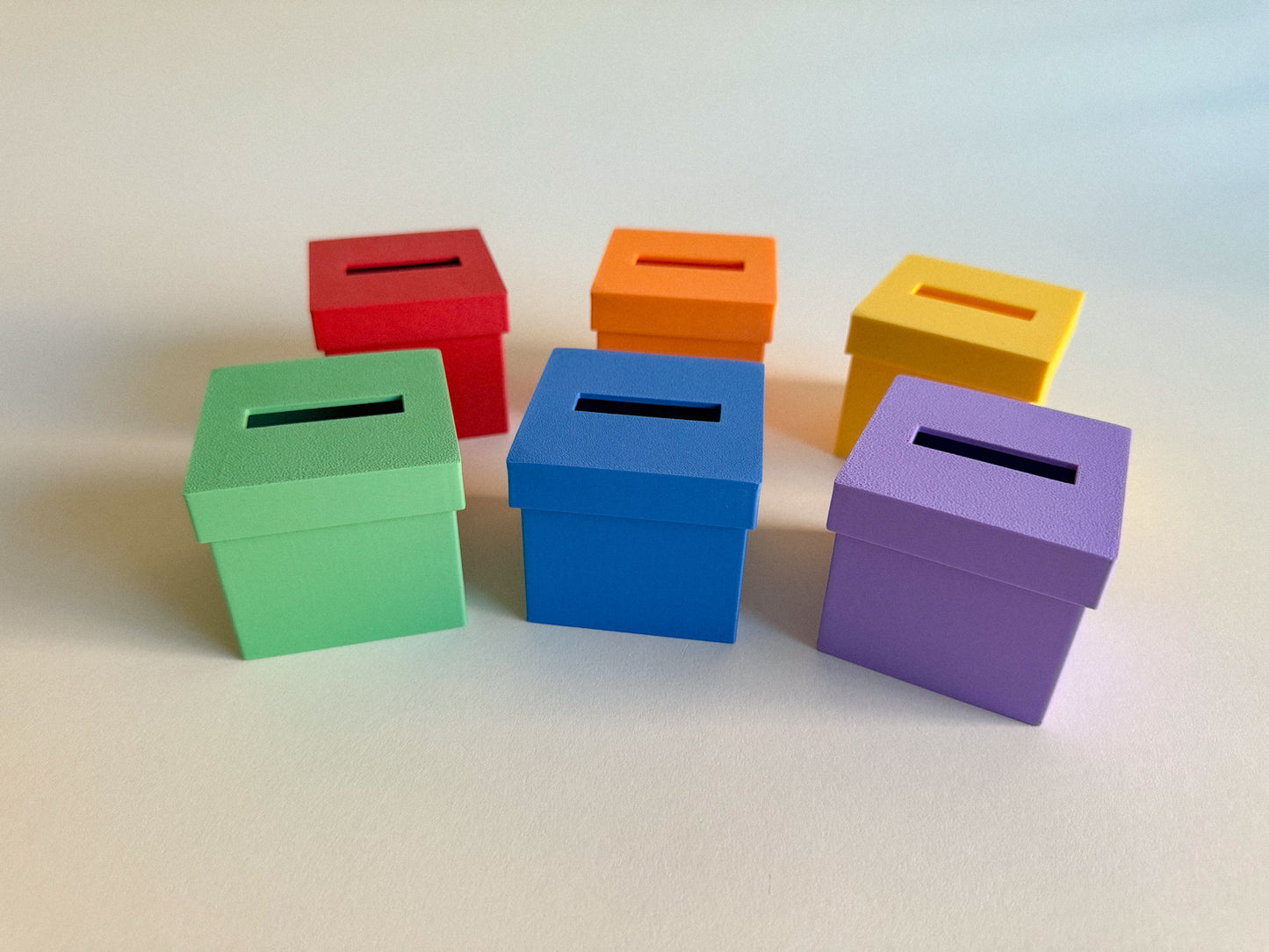 Eco-Friendly Learning Box with Slotted Lid 3D-printed
