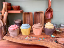 Load image into Gallery viewer, Cupcake Bio Mold with Top
