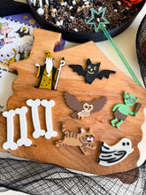 Load image into Gallery viewer, Loose Parts for The Old Lady Who Swallowed a Bat set of 10
