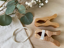 Load image into Gallery viewer, Play clips, clips for playstands, wooden clips, play clip, clip for playstand, clothes pin, wood clip, waldorf accessory

