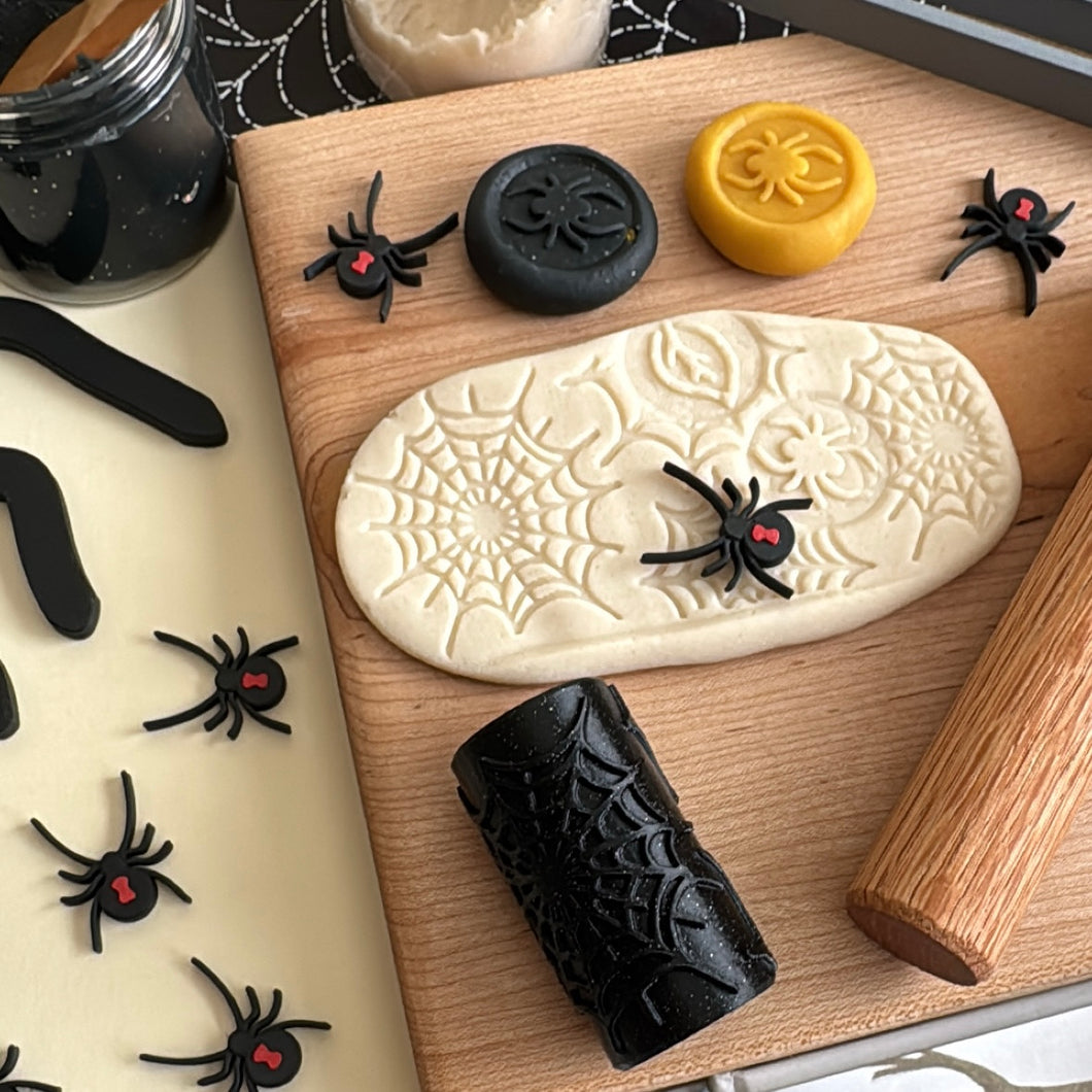 Spider Web-themed Playdough Rollers by inniko