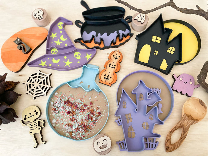 nature based toys, sensory play, sensory tray, summer play, water play, outdoor play, mud kitchen, kinetic sand, playdough, fizzy play, potion play, biodegradable, bio tray, eco cutter, eco molds, eco trays, 3D printed, WooBeWee, flisat table, sensory bin, halloween, fall,  witch hat, cauldron, haunted house, potion bottle, spooky, sensory setup, homeschool, unschool, playing, learning, learning through play