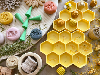 bee, bees, beehive, Nature based toys, woobewee, sensory play, sensory tray, sensory activity, water play, playroom, homeschool, unschool, classroom, preschool, educational activity, learning, playing, flisat table, sensory bin, outdoor play, mud kitchen, muddy play, fizzy play, Montessori, openended play, eco cutter, eco cutters, bio cutters, bio trays, biodegradable, plant based, play dough cutter, cookie cutter, wooden stamps, wooden trays, wooden toys, nature inspired, rolling pin, play dough roller