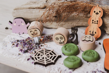 Load image into Gallery viewer, Halloween Spooky Boxed Set
