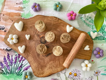 Load image into Gallery viewer, Flowers Playdough Stamps set of 5

