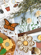 Load image into Gallery viewer, Flower and Pot Biodegradable Sensory Tray

