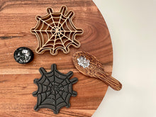 Load image into Gallery viewer, Spider Web Bio Dough Cutter
