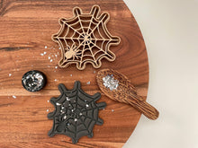 Load image into Gallery viewer, Spider Web Bio Dough Cutter
