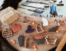 Load image into Gallery viewer, Spooky Halloween-themed Bio Dough Cutter set of 6

